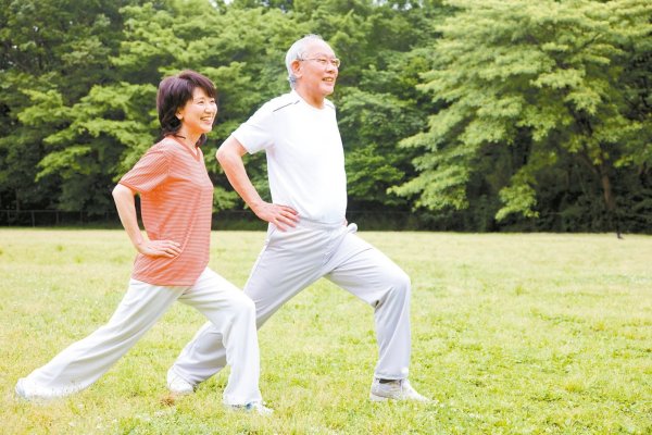 Let’s say goodbye to the myth of 10,000 steps a day! Experts recommend