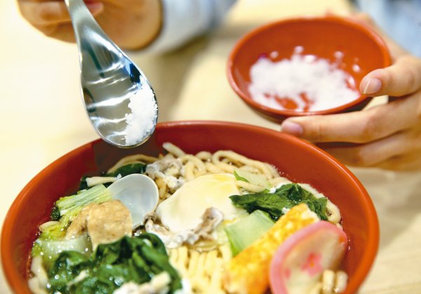 Drink less soup and drink more water, white vinegar instead of black vinegar... Salt uses 7 tricks to prevent the attack