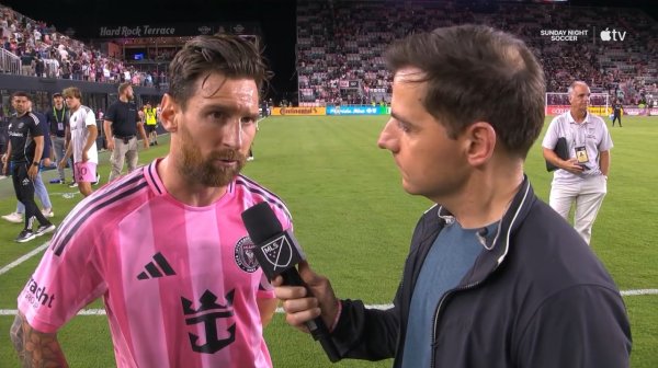 Messi talks about hand picking up the pass back: the referee can t explain the rules clearly, MLS wants to reexamine the referee
