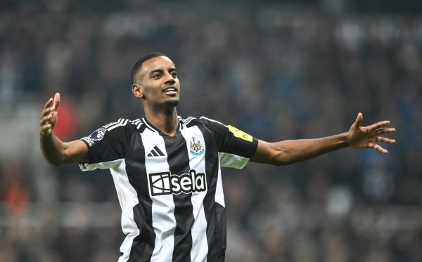 500 million will definitely be sold! Reporter: If Liverpool bids more than 150 million pounds, Newcastle will definitely consider selling Isac